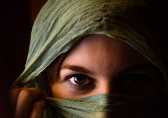 Agar Jaket Wanita Tetap Syar’I Dan Tampil Menawan